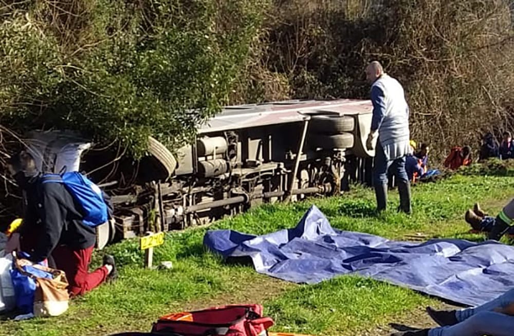Grave accidente de tránsito en Arauco dejó 16 lesionados: entre ellos hay una mujer embarazada