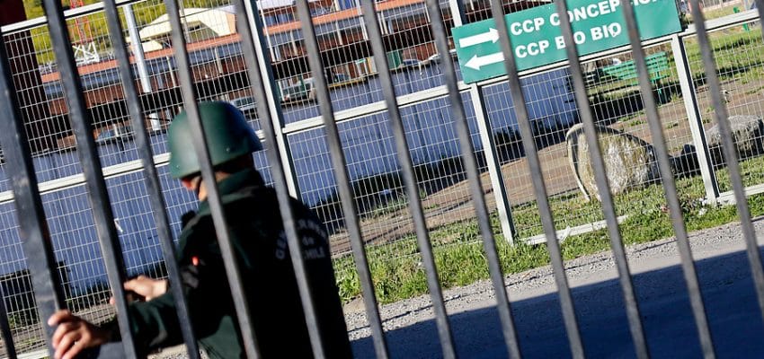 Detienen a gendarme en Concepción con globo con marihuana: también transportaba celulares
