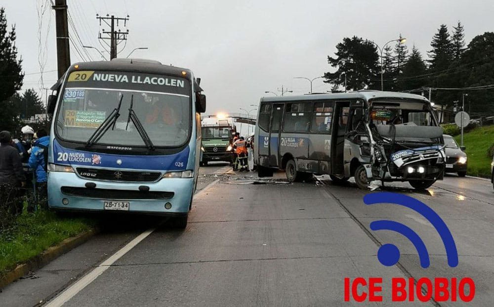 Ocho lesionados deja colisión de buses en Concepción