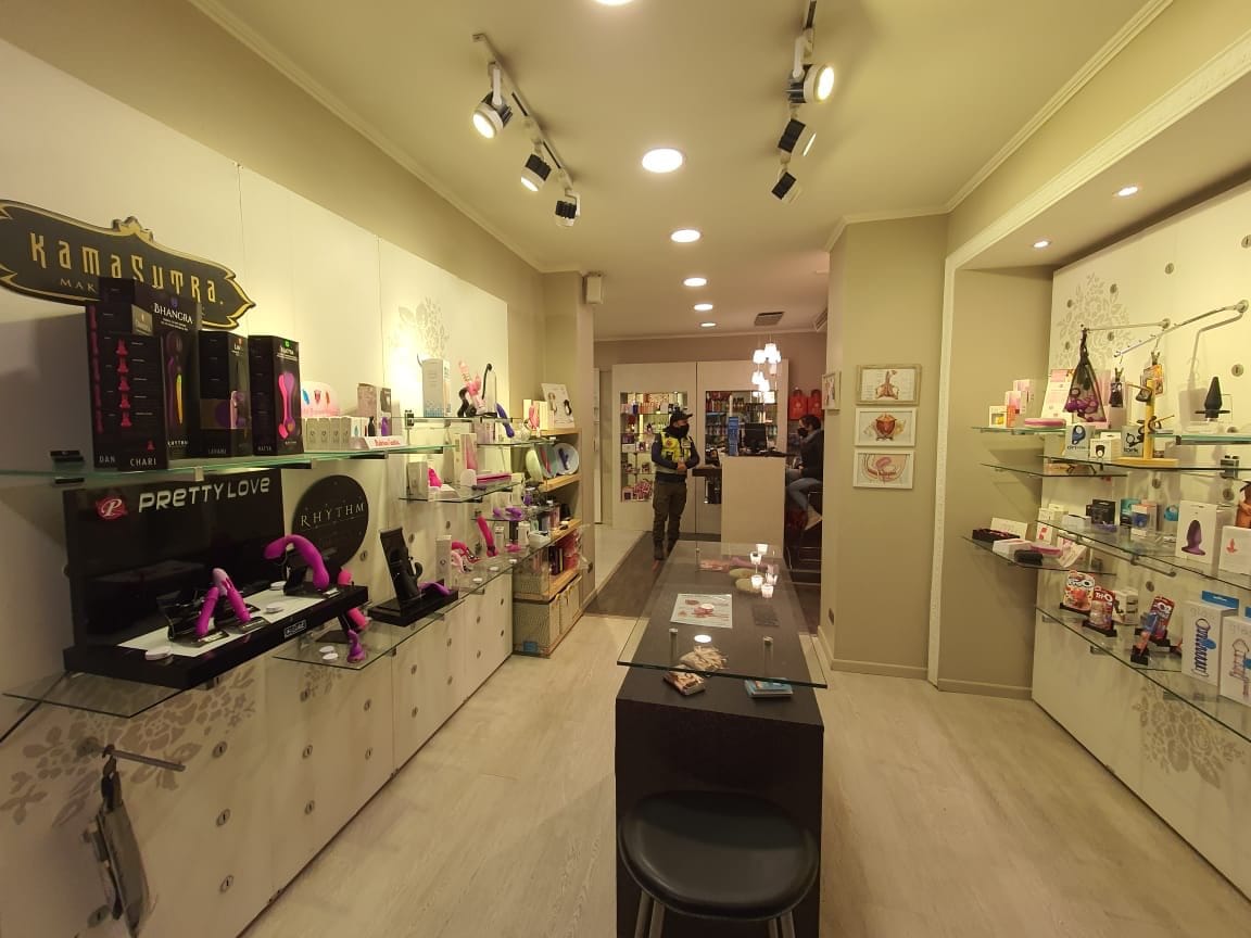 Cursan sumario sanitario tras fiscalización: sexshop funcionaba como delivery