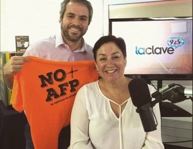 Polémica foto de Blumel con polera “No + AFP”: ministro aclaró que “fue hace varios años atrás”
