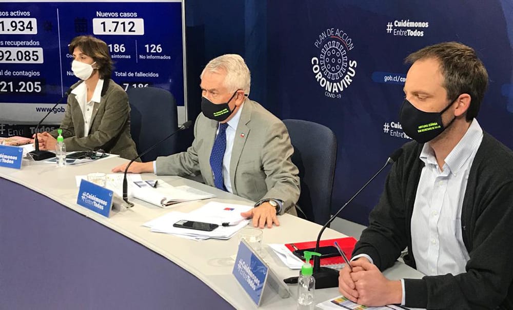 Ministro Paris condenó desórdenes públicos, dijo que afectan la estrategia de salud