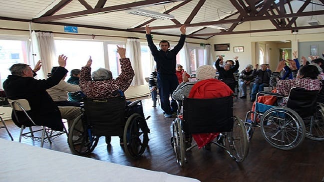 Sacan de hogar de San Pedro de la Paz a ancianos contagiados con Covid-19 a residencia espejo
