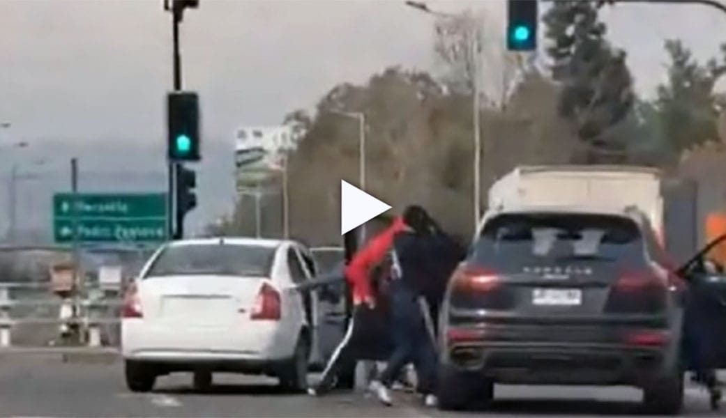 Captan violento robo de un Porsche en Chile tras encerrona