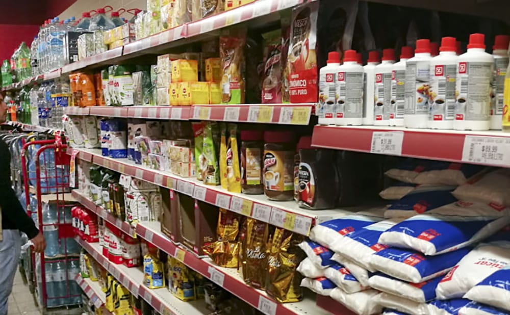 Supermercado de Concepción suspende atención a público tras contagio Covid de trabajador