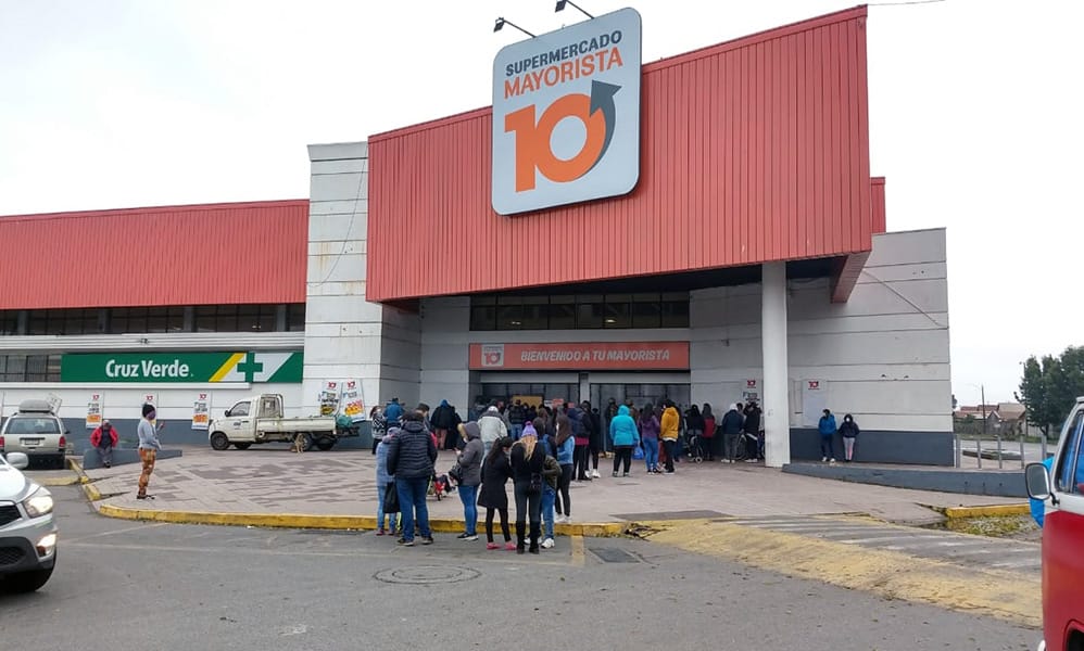 Sujeto gritó que tenía Covid-19 en supermercado de Hualpén para escapar de guardias