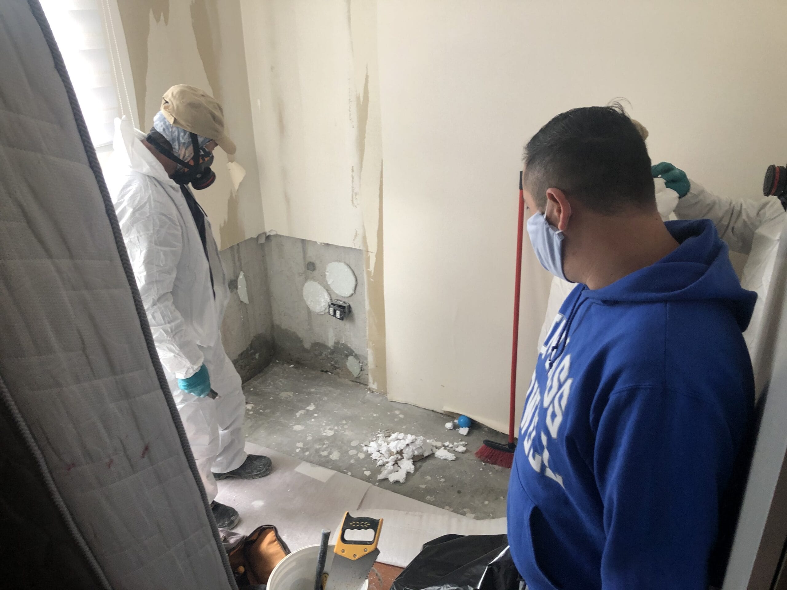 Vecinos denuncian filtraciones en departamentos de Villa Futuro en Chiguayante