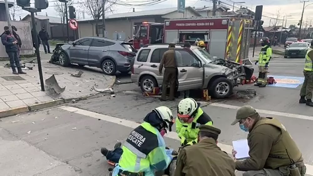 Vehículo en el que iba Jefe de la VIII Zona de Carabineros protagonizó accidente en Los Ángeles