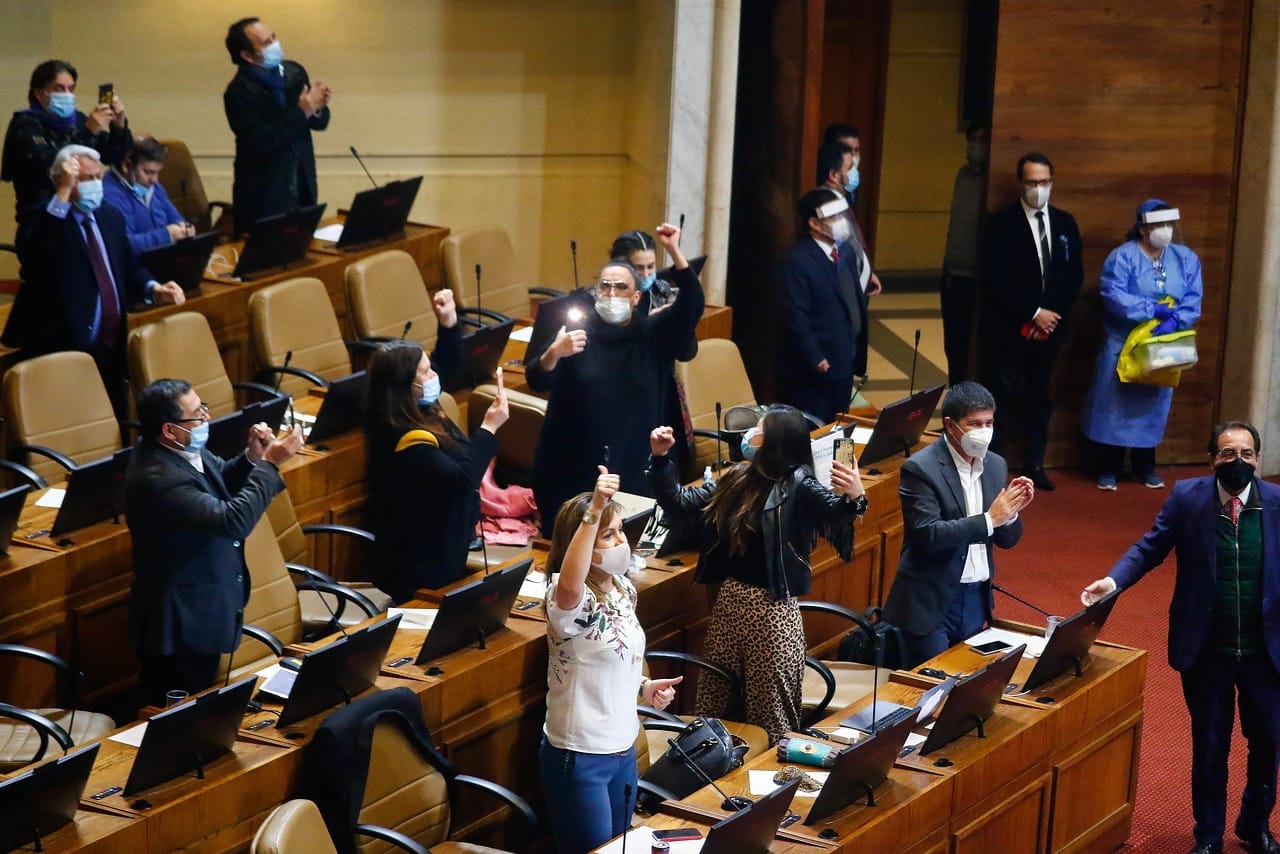 Diputados solicitan que sesiones por retiro del 10% de las AFP sea transmitida por TV abierta
