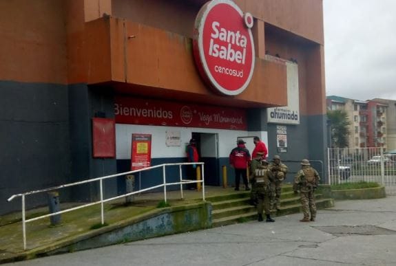 Sujetos le prendieron fuego a local Servipag de Concepción durante violento asalto