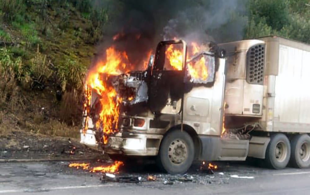Camión resultó totalmente quemado tras nuevo ataque incendiario en la Provincia de Arauco