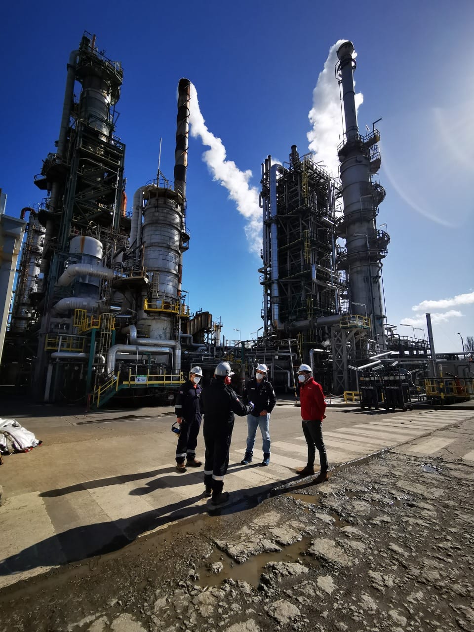 Enap revela que trabajadores subcontratados están pidiendo un bono de 4 millones de pesos