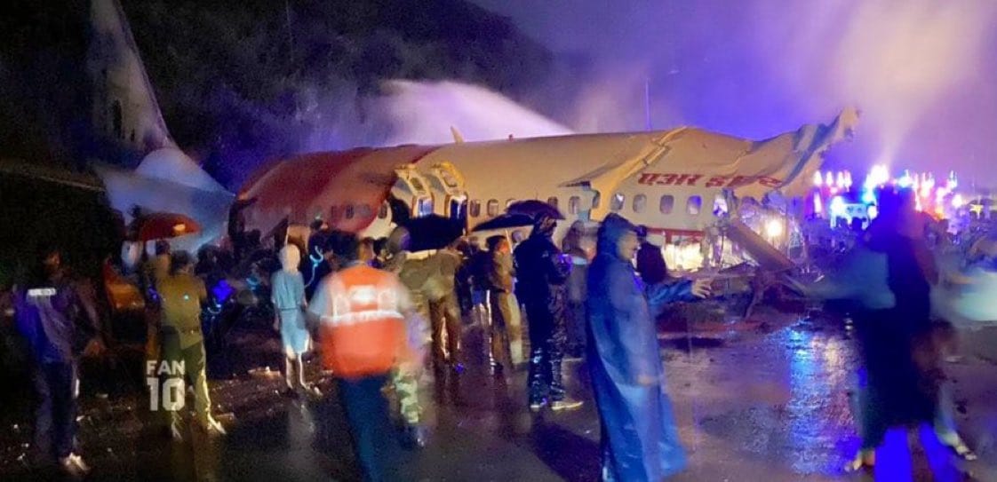 Avión con casi 200 pasajeros a bordo se partió en dos tras aterrizar de emergencia en India