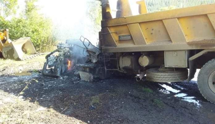 Queman dos camiones y maquinaria de Vialidad en las cercanías de Angol, en la Araucanía