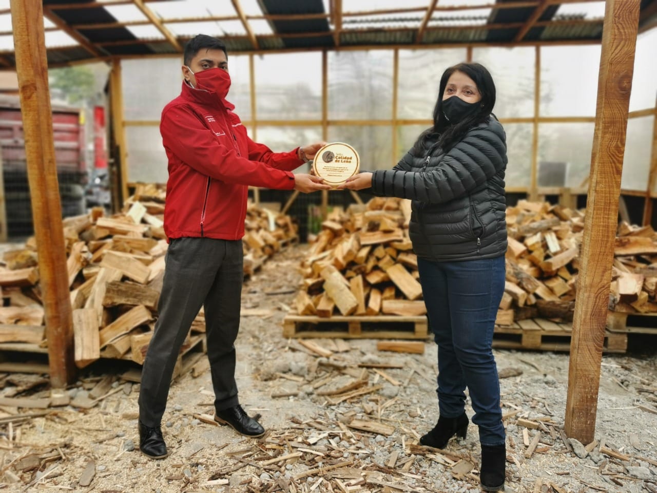 Comerciantes del Biobío se adjudican  nuevo Sello de Calidad de Leña