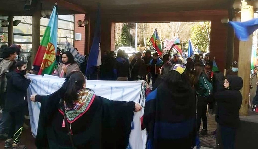 Comunidad mapuche llegó hasta Municipalidad de Contulmo: piden explicaciones por dichos de Alcalde