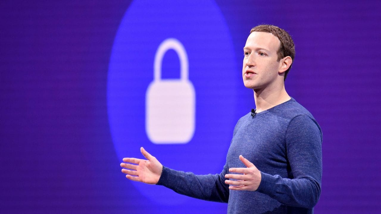Mark Zuckerberg pidió disculpas tras caída de Facebook
