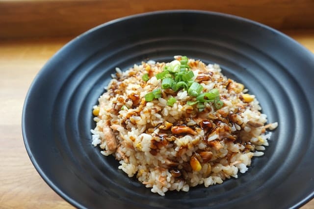Expertos advierten que comer arroz puede aumentar el riesgo sufrir una enfermedad cardíaca