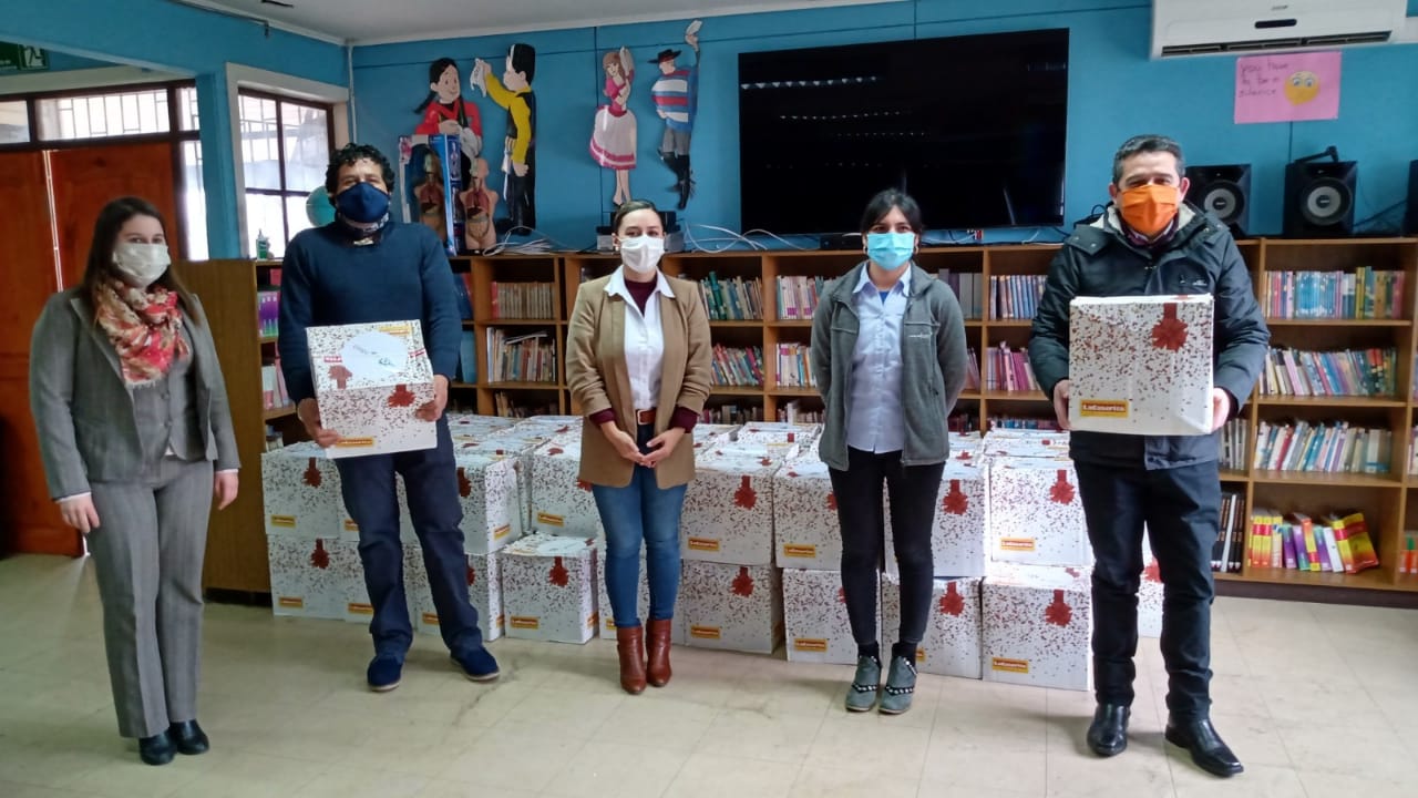 CMPC entregó 600 cajas de alimentos a familias de escuelas del Biobío