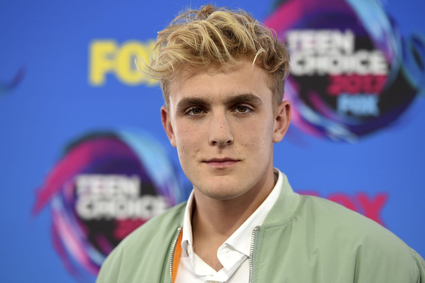 FBI realiza allanamiento en mansión del YouTuber Jake Paul y confisca múltiples armas de fuego