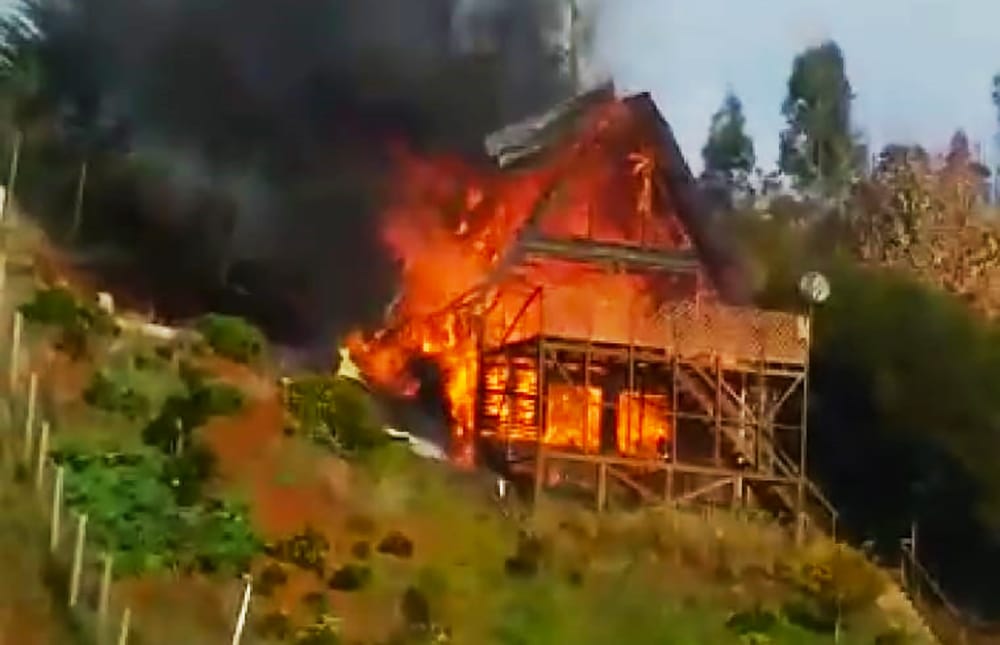 Dos casas quemadas dejaron nuevos ataques incendiarios en Tirúa
