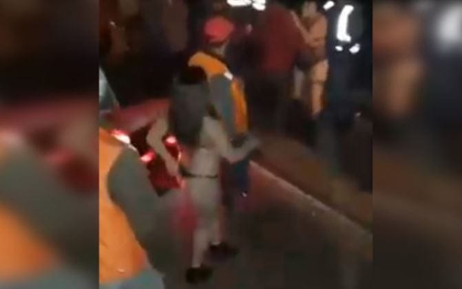 Gobierno anunció querella por polémico carrete de camioneros en paro con mujeres semidesnudas