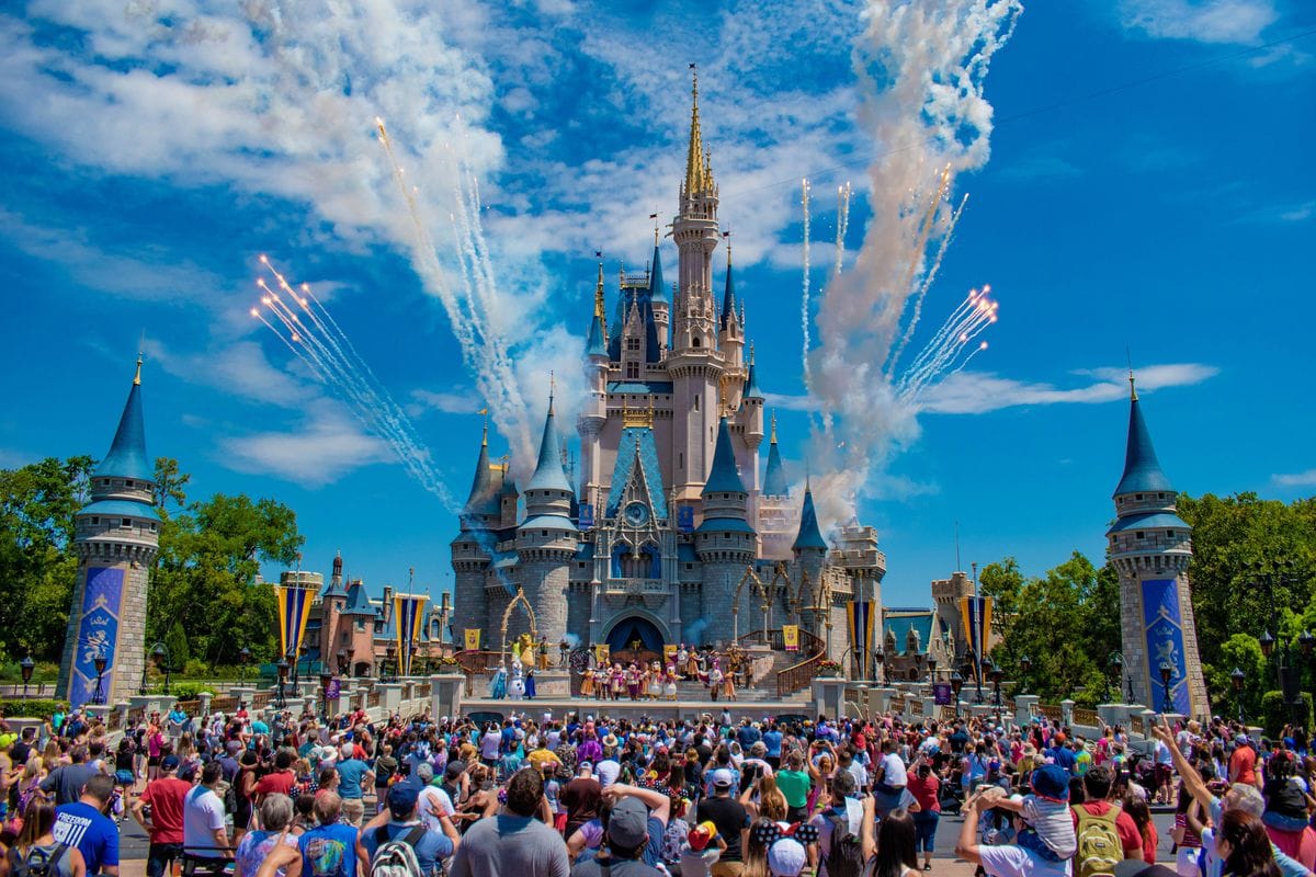 Disney está despidiendo a 28.000 empleados mientras la pandemia golpea sus parques temáticos