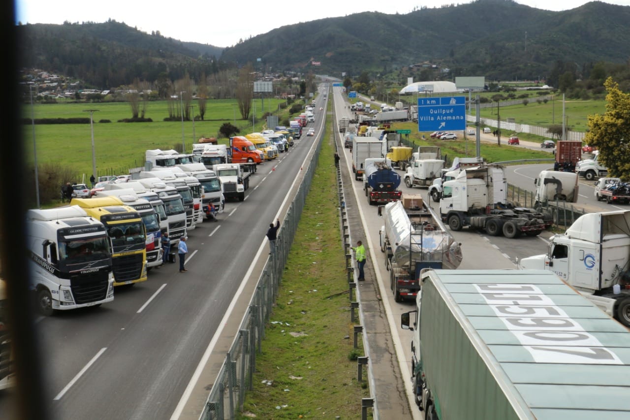 Camioneros anuncian “suspensión” del paro en Valparaíso