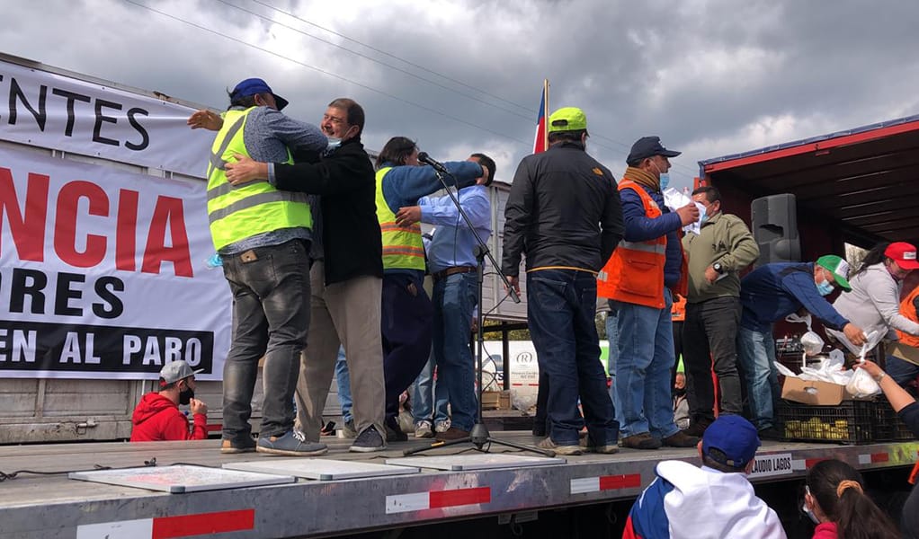 Con acuerdo tripartito: Camioneros deponen paro tras una semana de intensas movilizaciones