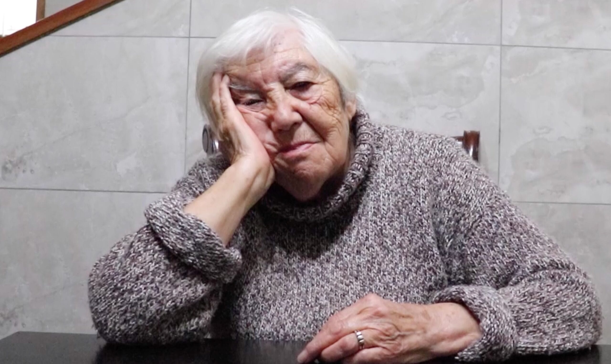 ‘Abuelita TikTok’ de Los Ángeles emocionó a redes tras aparecer en el “Vamos Chilenos”