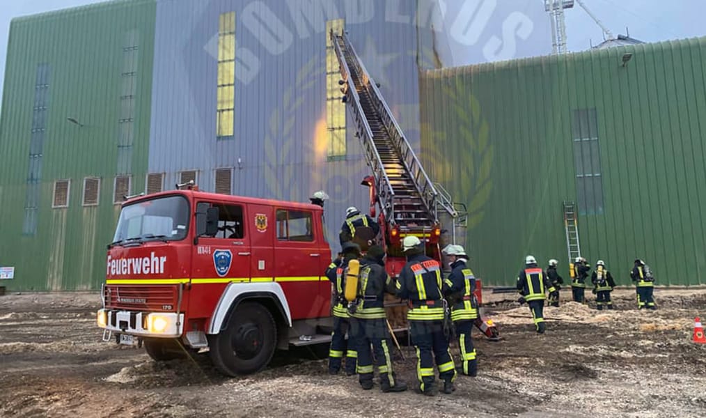 Incendio afectó a fábrica de pellet en sector Laguna Verde de Los Ángeles