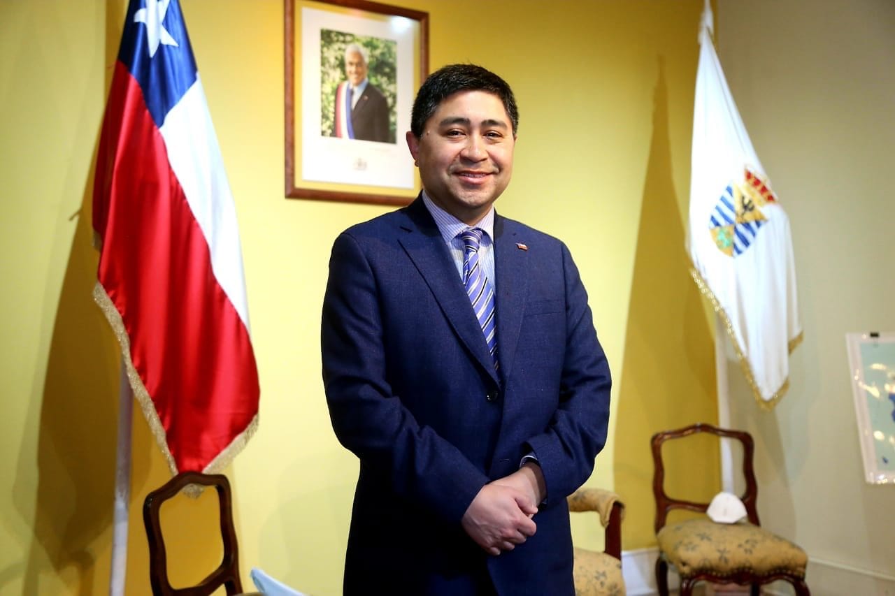 Gobernador de Concepción dio positivo a Covid-19