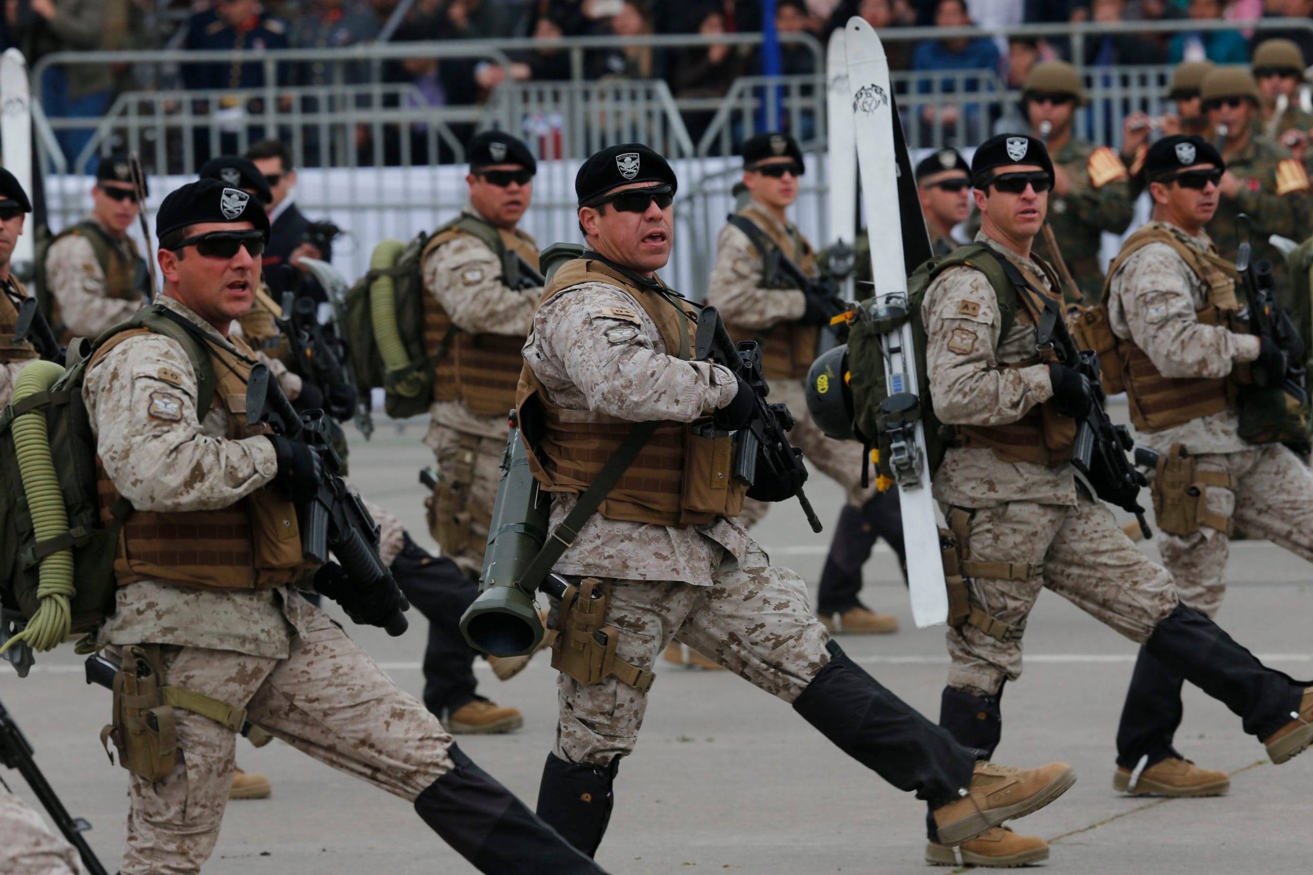 Canales de TV transmitirán casi en cadena nacional la “reducida” Parada Militar