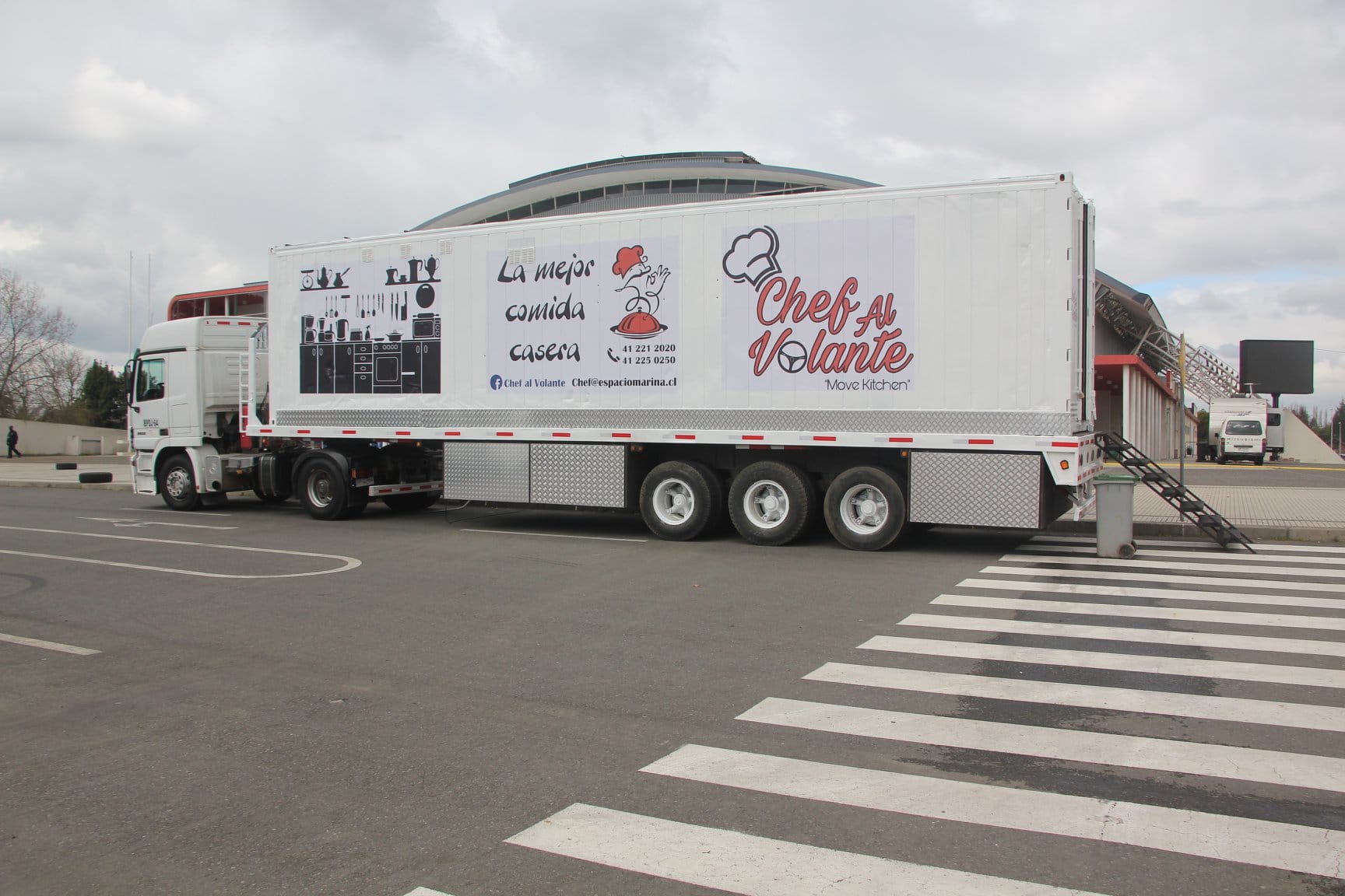 Camión Solidario “Chef al Volante”: Municipalidad de Los Ángeles entrega almuerzos a miles de vecinos de manera gratuita