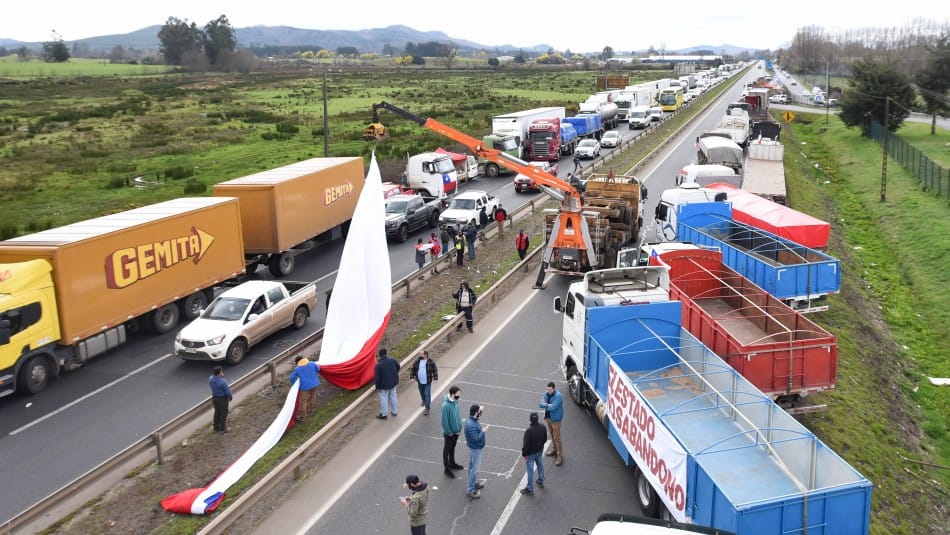 Camionero que participaba del paro en la Ruta 5 Sur murió atropellado por un camión