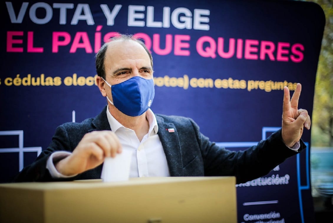 Ministro Cristian Monckeberg de visita en el Biobío reafirmó que votará por el Apruebo