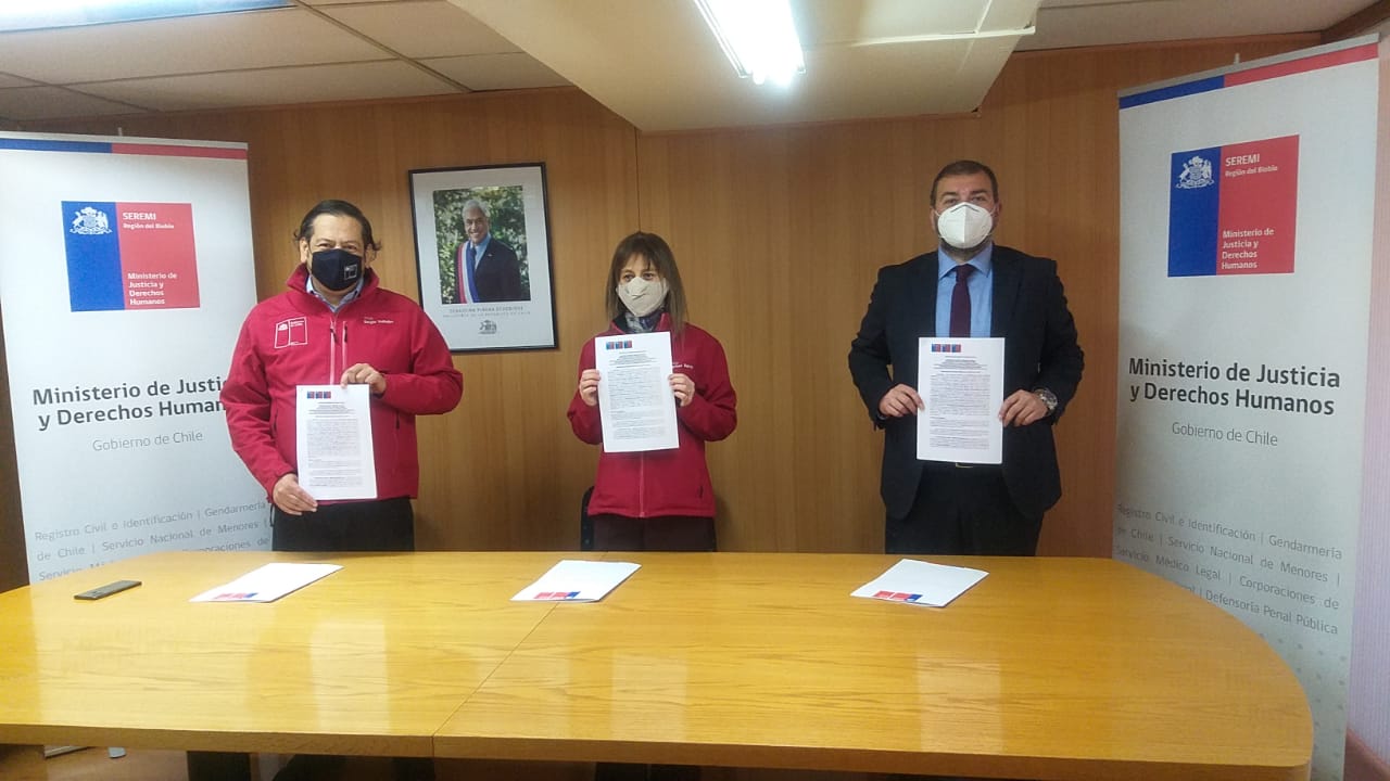 Convenio entregará asistencia jurídica gratis a mujeres víctimas en Derechos Humanos