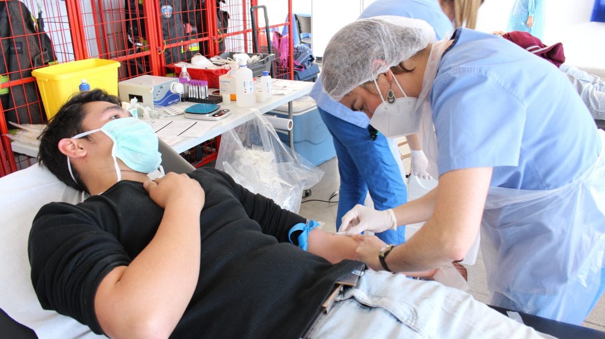 Bomberos de Talcahuano y Concepción donaron sangre en el Hospital Las Higueras