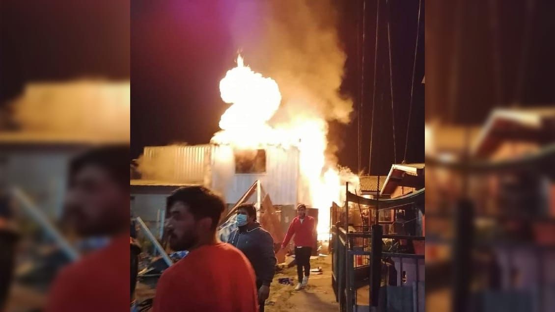 Incendio destruyó dos viviendas en la población John Kennedy de Concepción