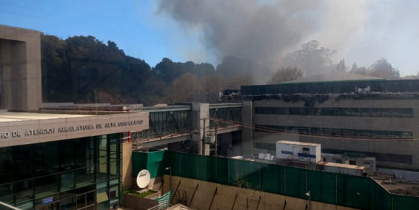 “Fue insoportable”: Usuarios de Hospital Higueras afectados por humo de incendio en pesquera