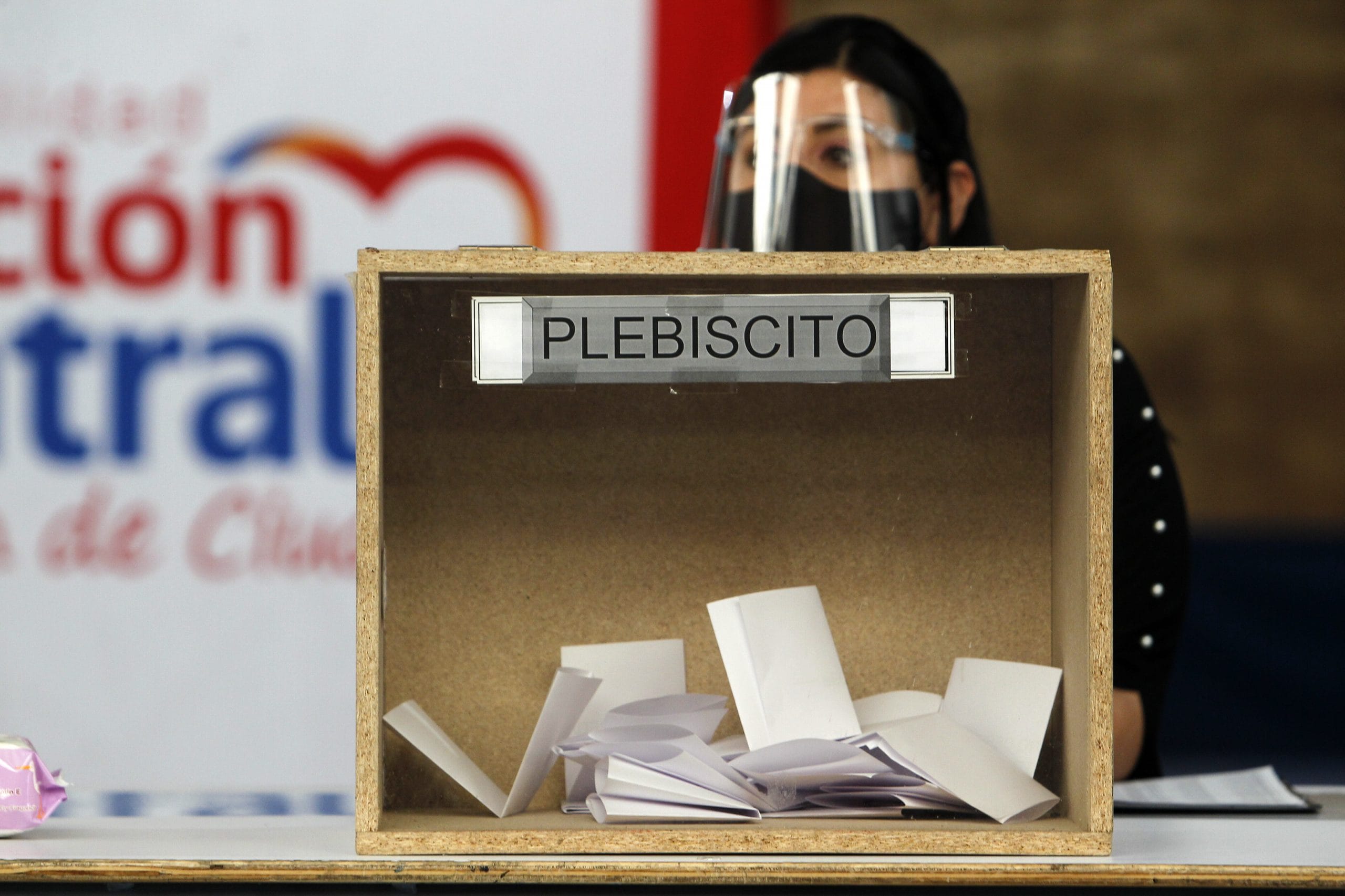 Fiscal Nacional advierte que personas con Covid-19 que vayan a votar serán perseguidas penalmente