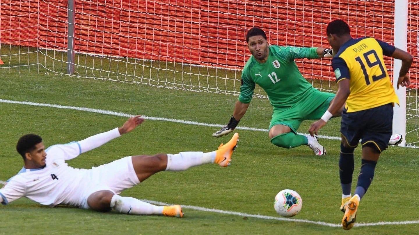 ‘Justicia divina’ se convirtió en tendencia tras derrota de Uruguay ante Ecuador con protagonismo del VAR