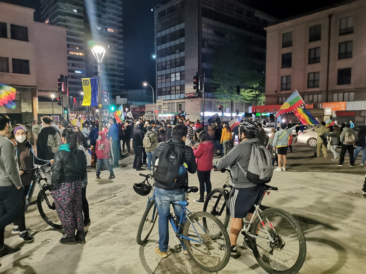 Masiva celebración en Plaza Independencia en Concepción por triunfo del Apruebo
