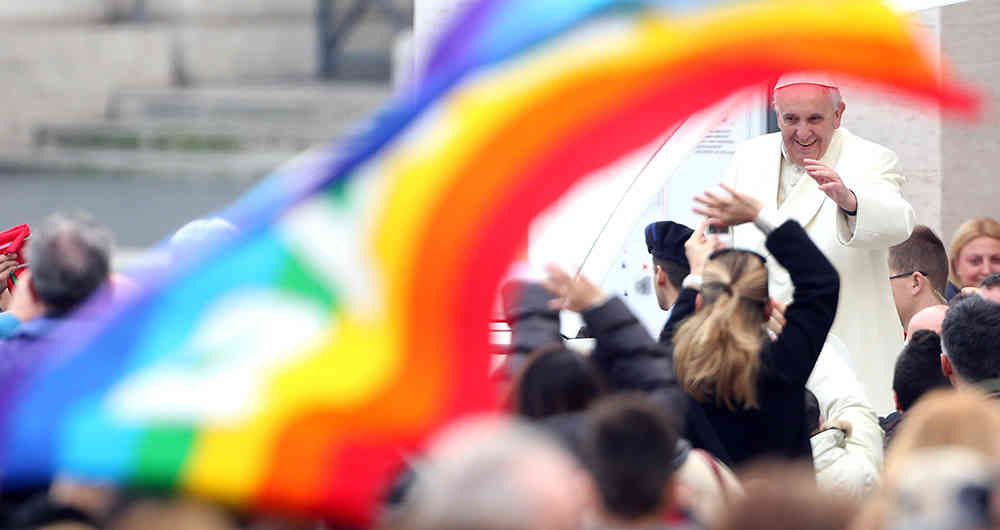 Líderes católicos condenan respaldo del Papa a las uniones civiles del mismo sexo
