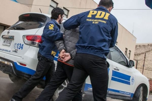 Detienen a sujeto de 22 años por distribución de material pornográfico infantil en Lota