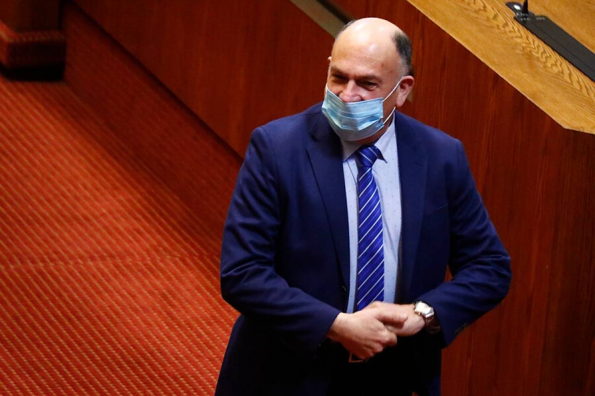 Acusan a diputado Bobadilla de “intervenir” sin permiso exposición fotográfica en el Congreso