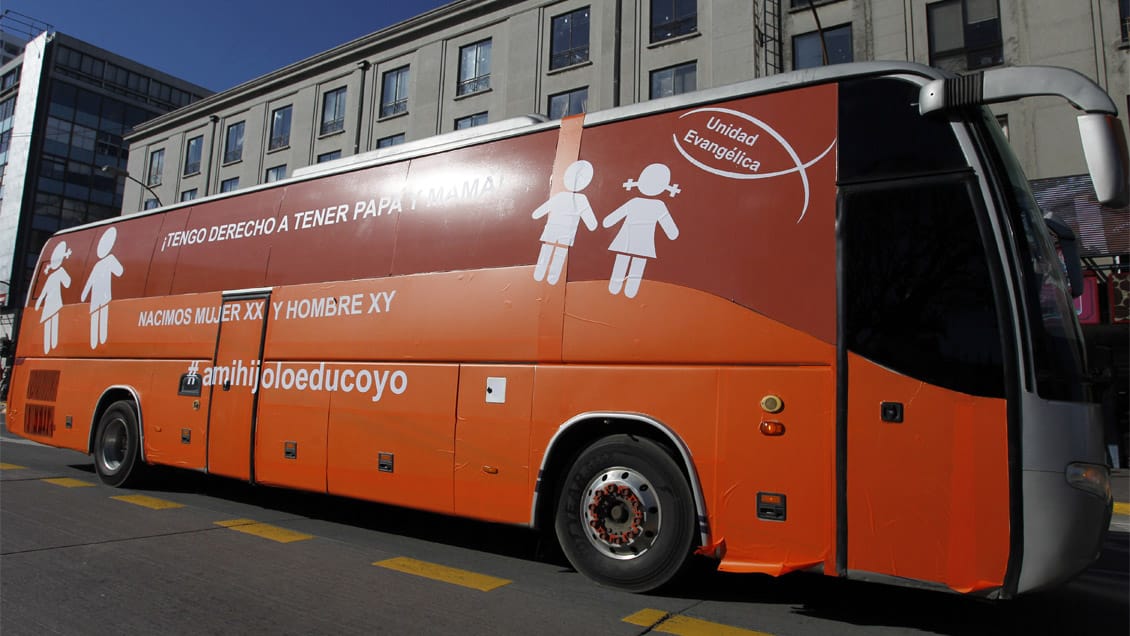 Organizaciones llaman al Gobierno a prohibir el tránsito del polémico “Bus de la Libertad”