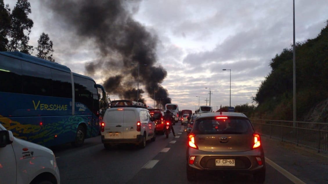 Comerciantes de Lota y Coronel vuelven a cortar la Ruta 160 pidiendo el fin de la cuarentena