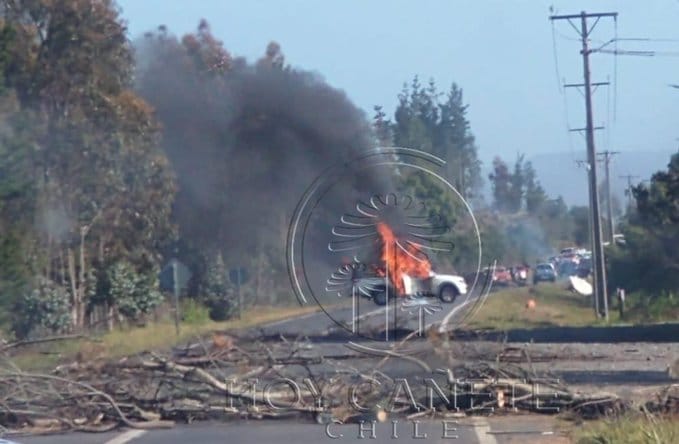 Camioneta resultó quemada tras corte de ruta entre Cañete y Tirúa