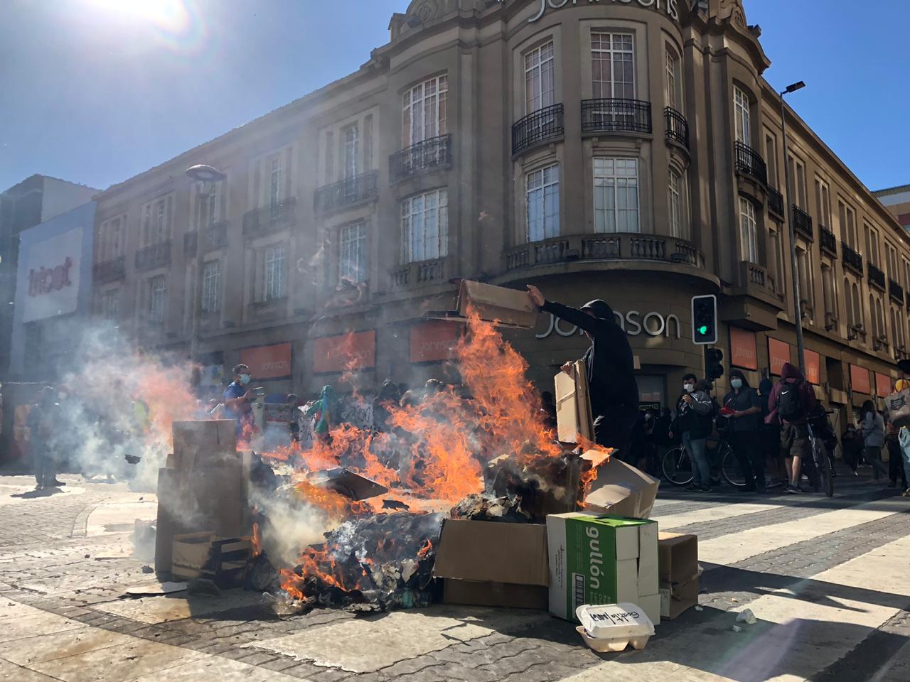 Incidentes marcan marcha en el centro de Concepción